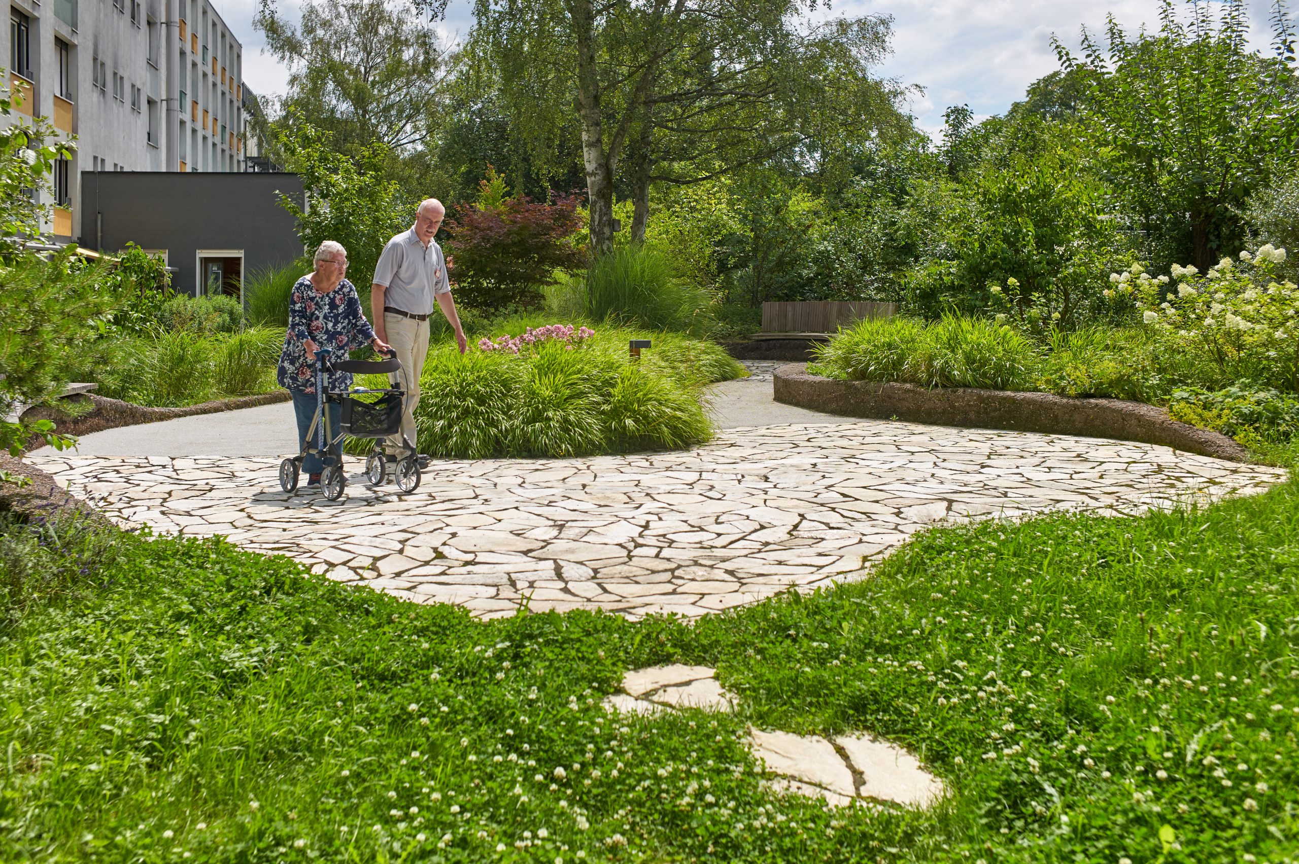 Spaziergang im Hospiz-Garten